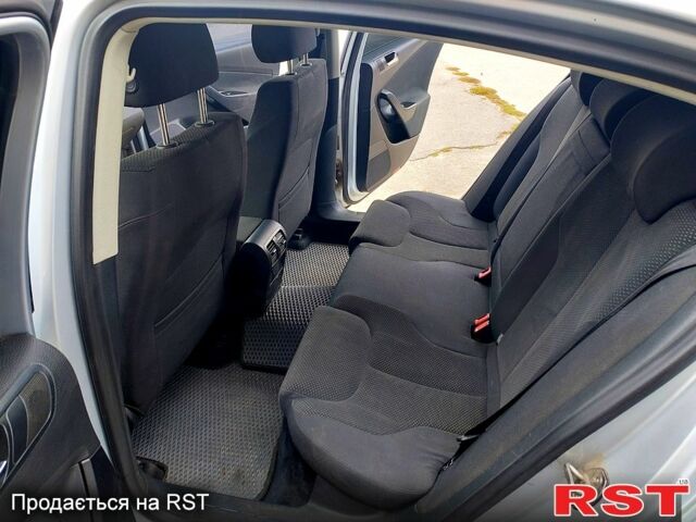 Серый Фольксваген Пассат, объемом двигателя 2 л и пробегом 280 тыс. км за 5300 $, фото 7 на Automoto.ua