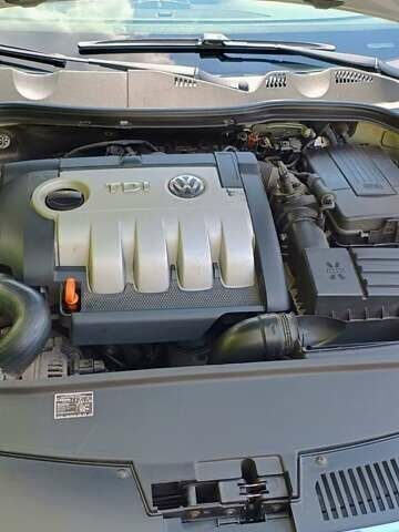 Серый Фольксваген Пассат, объемом двигателя 1.97 л и пробегом 250 тыс. км за 5500 $, фото 8 на Automoto.ua