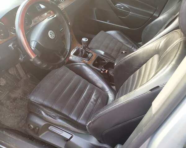 Серый Фольксваген Пассат, объемом двигателя 2 л и пробегом 253 тыс. км за 5500 $, фото 4 на Automoto.ua