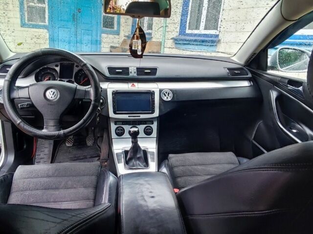 Серый Фольксваген Пассат, объемом двигателя 2 л и пробегом 317 тыс. км за 5500 $, фото 1 на Automoto.ua