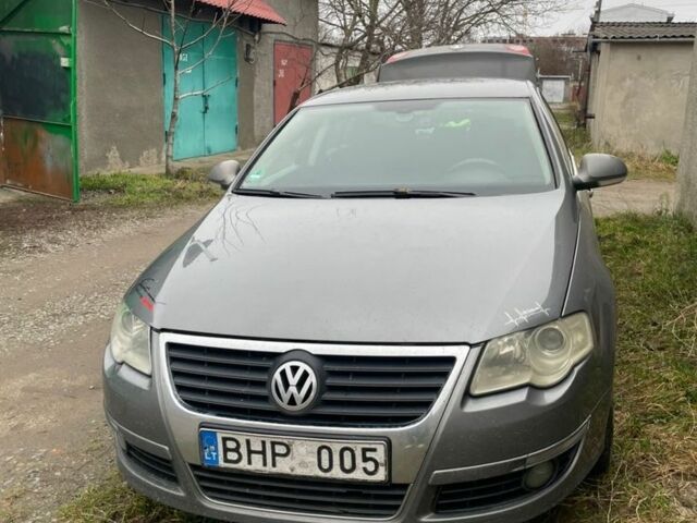 Сірий Фольксваген Пассат, об'ємом двигуна 2 л та пробігом 500 тис. км за 2400 $, фото 1 на Automoto.ua