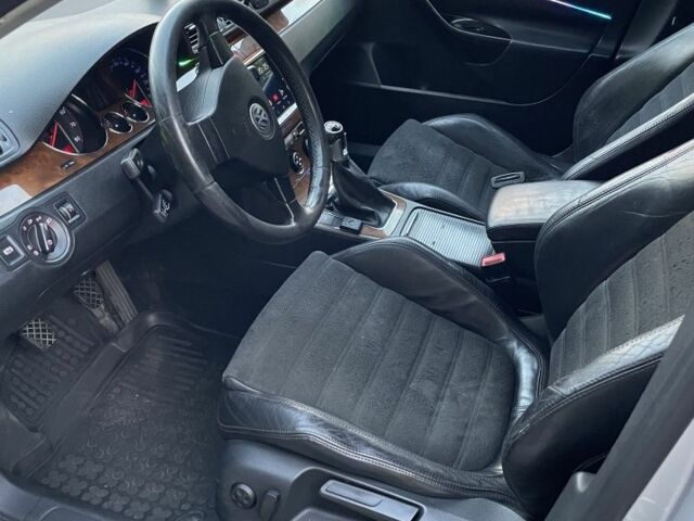 Сірий Фольксваген Пассат, об'ємом двигуна 2 л та пробігом 322 тис. км за 5600 $, фото 4 на Automoto.ua