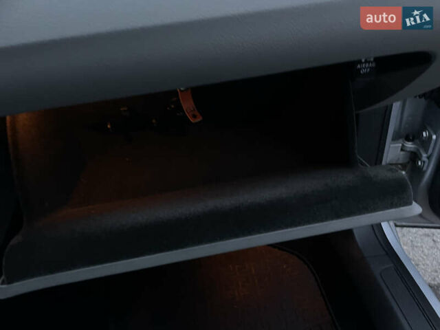 Сірий Фольксваген Пассат, об'ємом двигуна 1.6 л та пробігом 209 тис. км за 6299 $, фото 12 на Automoto.ua