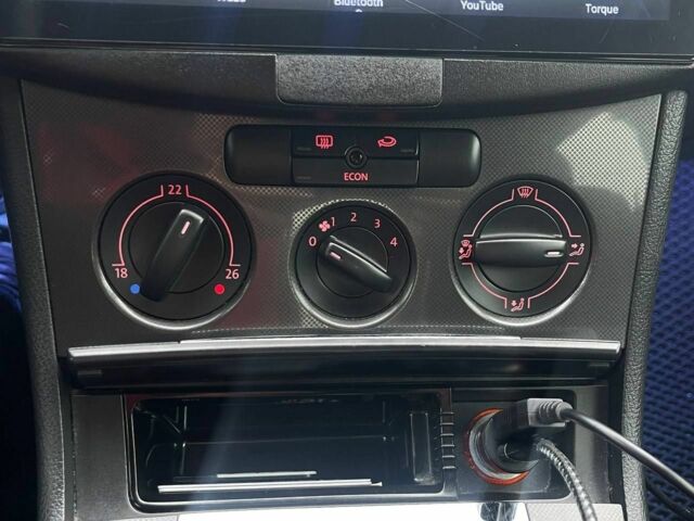 Серый Фольксваген Пассат, объемом двигателя 1.6 л и пробегом 236 тыс. км за 6400 $, фото 11 на Automoto.ua