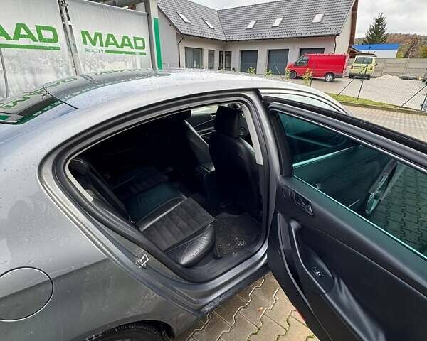 Серый Фольксваген Пассат, объемом двигателя 1.97 л и пробегом 318 тыс. км за 5300 $, фото 12 на Automoto.ua