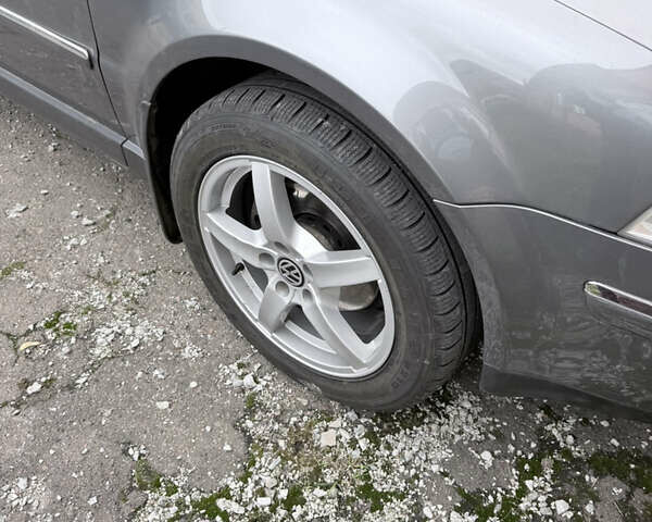 Серый Фольксваген Пассат, объемом двигателя 1.78 л и пробегом 230 тыс. км за 5000 $, фото 6 на Automoto.ua