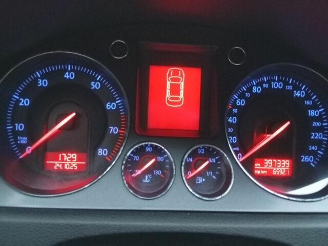 Сірий Фольксваген Пассат, об'ємом двигуна 1.6 л та пробігом 396 тис. км за 3900 $, фото 6 на Automoto.ua