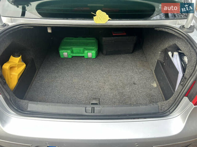 Серый Фольксваген Пассат, объемом двигателя 1.98 л и пробегом 302 тыс. км за 6000 $, фото 11 на Automoto.ua