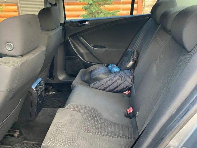 Серый Фольксваген Пассат, объемом двигателя 2 л и пробегом 341 тыс. км за 2996 $, фото 7 на Automoto.ua