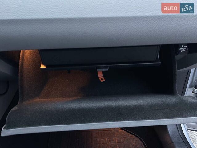 Серый Фольксваген Пассат, объемом двигателя 1.6 л и пробегом 208 тыс. км за 6200 $, фото 19 на Automoto.ua