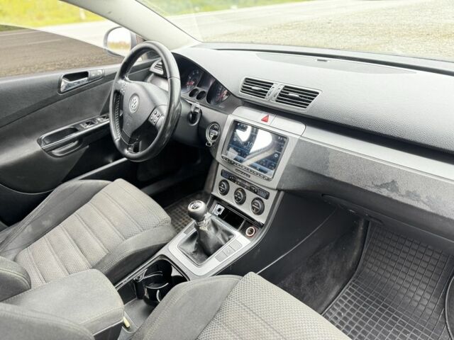 Серый Фольксваген Пассат, объемом двигателя 2 л и пробегом 250 тыс. км за 3350 $, фото 5 на Automoto.ua