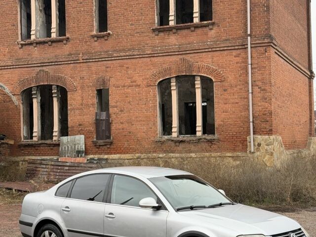 Серый Фольксваген Пассат, объемом двигателя 1.9 л и пробегом 381 тыс. км за 2600 $, фото 1 на Automoto.ua