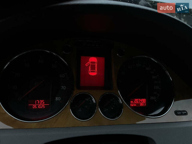 Серый Фольксваген Пассат, объемом двигателя 1.6 л и пробегом 208 тыс. км за 6200 $, фото 16 на Automoto.ua