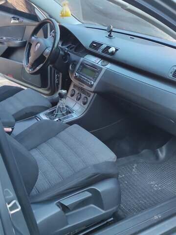 Сірий Фольксваген Пассат, об'ємом двигуна 2 л та пробігом 320 тис. км за 4800 $, фото 6 на Automoto.ua