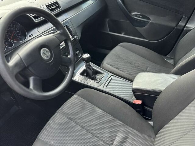 Серый Фольксваген Пассат, объемом двигателя 2 л и пробегом 328 тыс. км за 3250 $, фото 13 на Automoto.ua