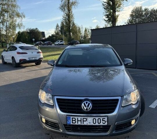 Серый Фольксваген Пассат, объемом двигателя 2 л и пробегом 350 тыс. км за 2500 $, фото 3 на Automoto.ua