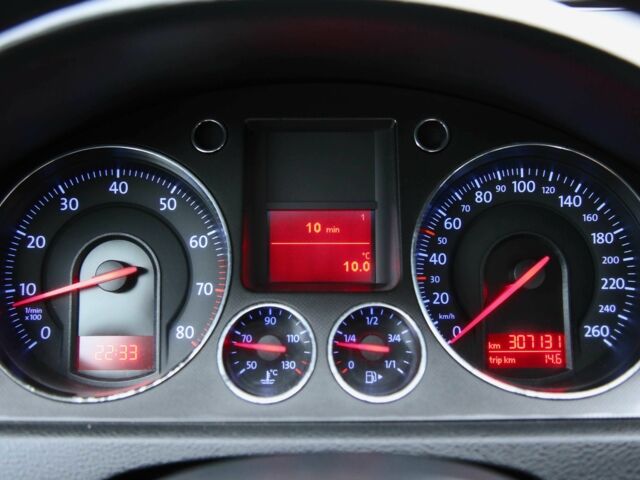 Сірий Фольксваген Пассат, об'ємом двигуна 2 л та пробігом 307 тис. км за 5800 $, фото 14 на Automoto.ua