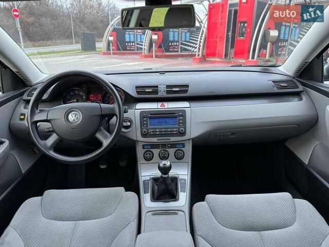 Серый Фольксваген Пассат, объемом двигателя 1.6 л и пробегом 185 тыс. км за 5950 $, фото 34 на Automoto.ua