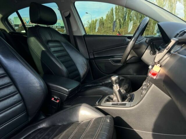 Серый Фольксваген Пассат, объемом двигателя 2 л и пробегом 249 тыс. км за 6700 $, фото 13 на Automoto.ua