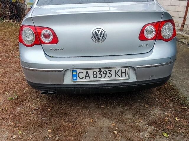 Серый Фольксваген Пассат, объемом двигателя 2 л и пробегом 317 тыс. км за 5500 $, фото 5 на Automoto.ua