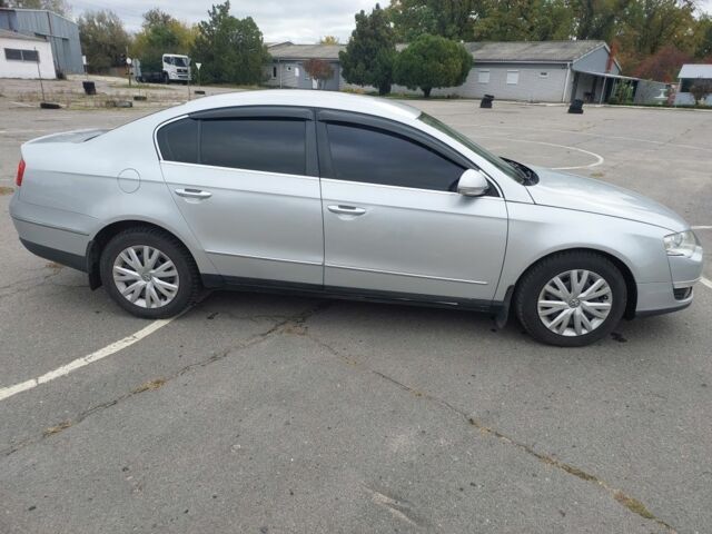 Серый Фольксваген Пассат, объемом двигателя 2 л и пробегом 275 тыс. км за 5200 $, фото 3 на Automoto.ua