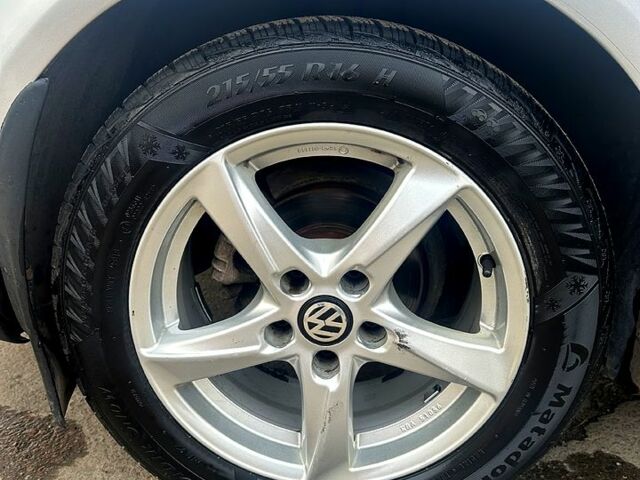 Серый Фольксваген Пассат, объемом двигателя 1.8 л и пробегом 319 тыс. км за 5700 $, фото 1 на Automoto.ua