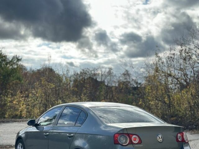 Серый Фольксваген Пассат, объемом двигателя 2 л и пробегом 328 тыс. км за 3250 $, фото 3 на Automoto.ua