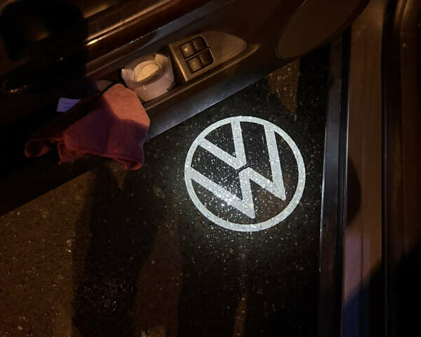 Серый Фольксваген Пассат, объемом двигателя 1.78 л и пробегом 230 тыс. км за 5000 $, фото 4 на Automoto.ua