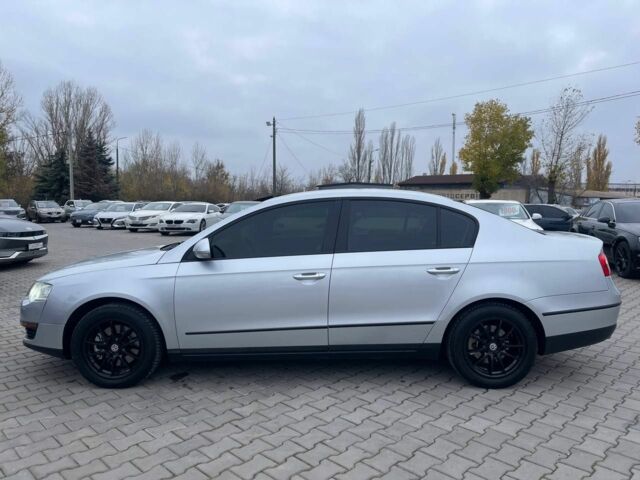 Серый Фольксваген Пассат, объемом двигателя 1.6 л и пробегом 236 тыс. км за 6400 $, фото 3 на Automoto.ua