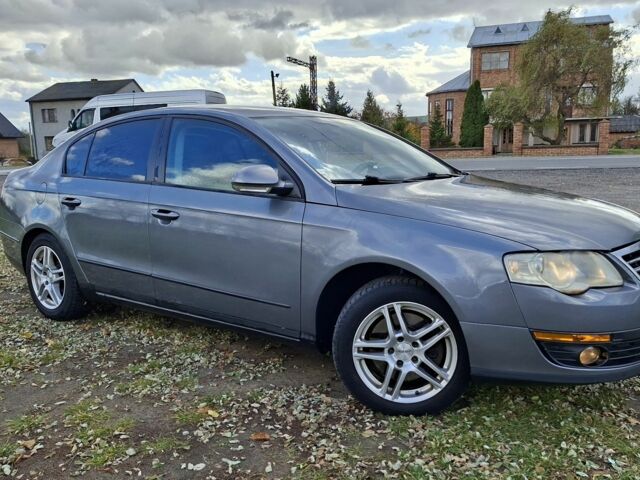 Серый Фольксваген Пассат, объемом двигателя 1.6 л и пробегом 256 тыс. км за 5300 $, фото 1 на Automoto.ua