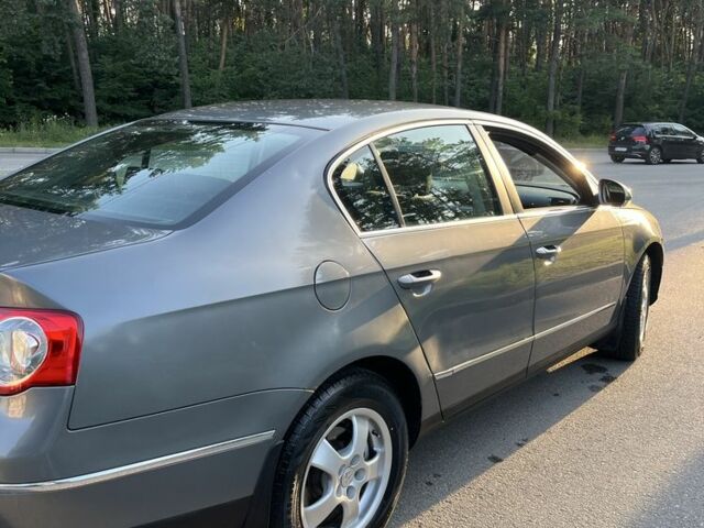 Сірий Фольксваген Пассат, об'ємом двигуна 2 л та пробігом 260 тис. км за 5200 $, фото 2 на Automoto.ua