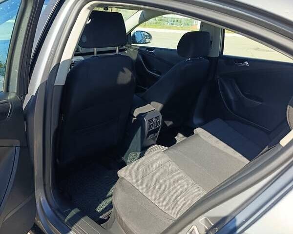 Сірий Фольксваген Пассат, об'ємом двигуна 2 л та пробігом 307 тис. км за 5900 $, фото 3 на Automoto.ua