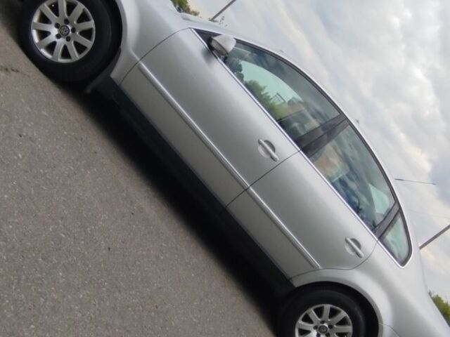 Серый Фольксваген Пассат, объемом двигателя 1.8 л и пробегом 374 тыс. км за 4800 $, фото 1 на Automoto.ua