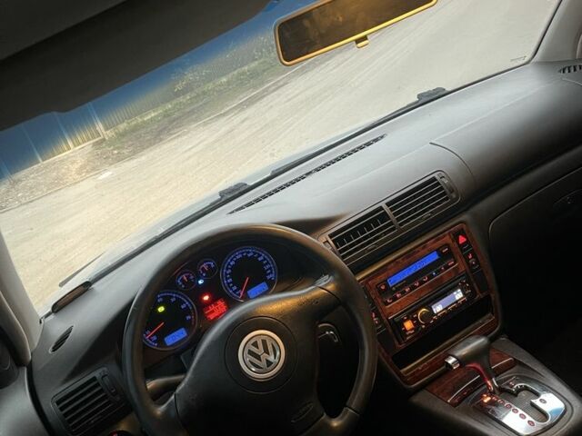 Серый Фольксваген Пассат, объемом двигателя 1.8 л и пробегом 218 тыс. км за 4000 $, фото 7 на Automoto.ua