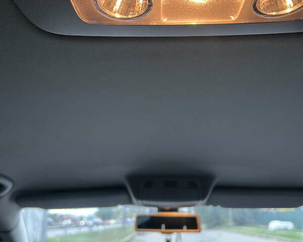 Серый Фольксваген Пассат, объемом двигателя 1.6 л и пробегом 267 тыс. км за 5000 $, фото 9 на Automoto.ua