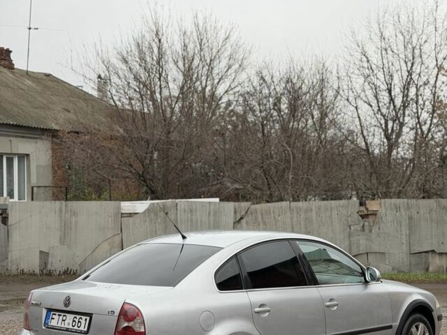 Серый Фольксваген Пассат, объемом двигателя 1.9 л и пробегом 381 тыс. км за 2600 $, фото 3 на Automoto.ua