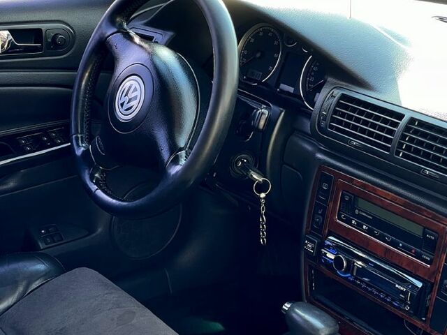 Серый Фольксваген Пассат, объемом двигателя 1.8 л и пробегом 270 тыс. км за 5400 $, фото 8 на Automoto.ua