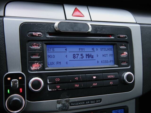 Сірий Фольксваген Пассат, об'ємом двигуна 2 л та пробігом 307 тис. км за 5800 $, фото 15 на Automoto.ua