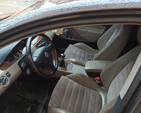 Сірий Фольксваген Пассат, об'ємом двигуна 2 л та пробігом 231 тис. км за 6650 $, фото 3 на Automoto.ua