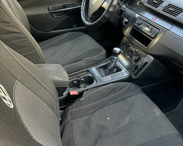 Серый Фольксваген Пассат, объемом двигателя 2 л и пробегом 350 тыс. км за 4999 $, фото 14 на Automoto.ua