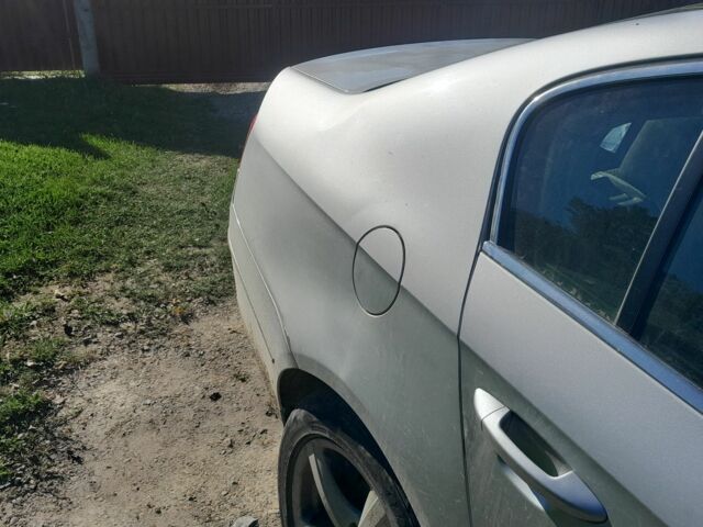 Серый Фольксваген Пассат, объемом двигателя 1.6 л и пробегом 280 тыс. км за 4000 $, фото 2 на Automoto.ua