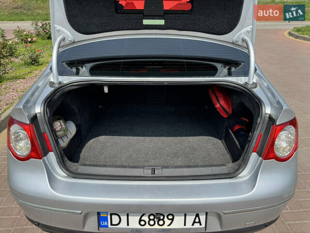 Серый Фольксваген Пассат, объемом двигателя 2 л и пробегом 238 тыс. км за 7000 $, фото 5 на Automoto.ua