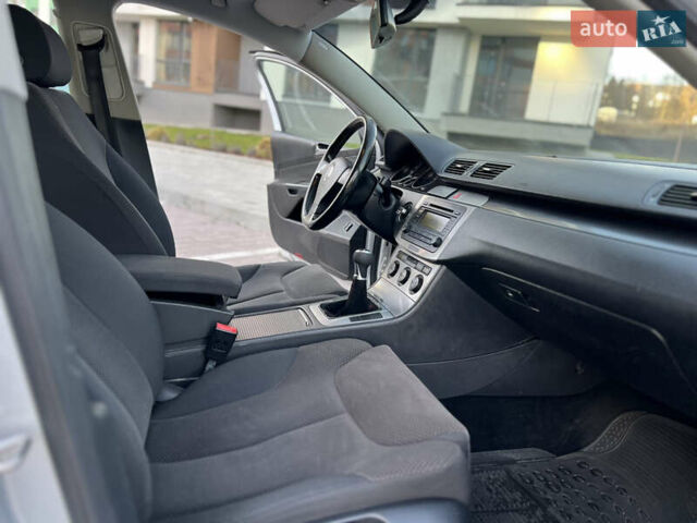 Серый Фольксваген Пассат, объемом двигателя 1.6 л и пробегом 227 тыс. км за 5599 $, фото 76 на Automoto.ua