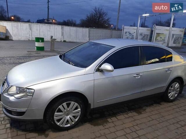 Серый Фольксваген Пассат, объемом двигателя 2 л и пробегом 250 тыс. км за 7150 $, фото 2 на Automoto.ua