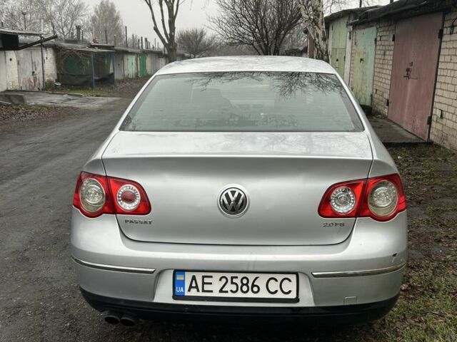 Серый Фольксваген Пассат, объемом двигателя 2 л и пробегом 200 тыс. км за 5800 $, фото 3 на Automoto.ua