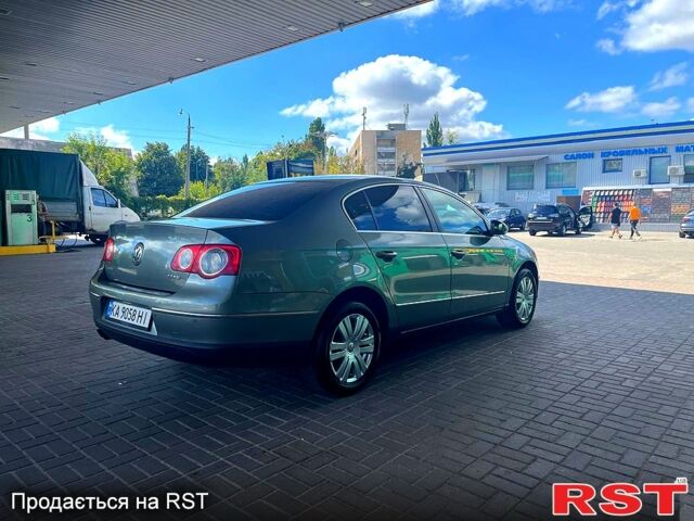 Серый Фольксваген Пассат, объемом двигателя 2 л и пробегом 258 тыс. км за 5500 $, фото 3 на Automoto.ua