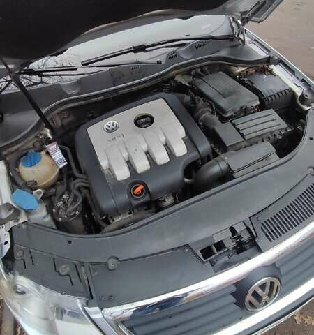 Серый Фольксваген Пассат, объемом двигателя 1.97 л и пробегом 304 тыс. км за 5000 $, фото 17 на Automoto.ua