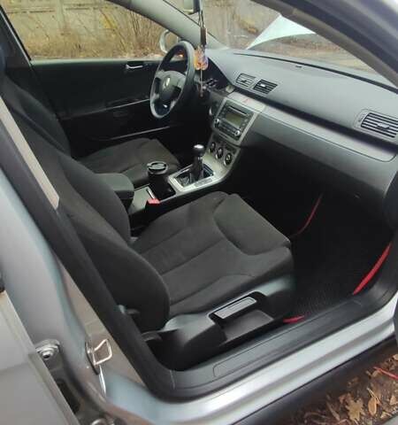 Серый Фольксваген Пассат, объемом двигателя 1.97 л и пробегом 304 тыс. км за 5000 $, фото 10 на Automoto.ua