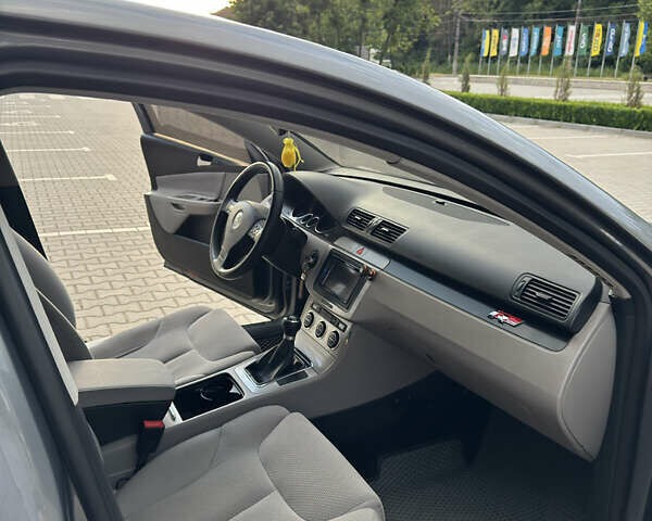 Сірий Фольксваген Пассат, об'ємом двигуна 1.98 л та пробігом 268 тис. км за 7000 $, фото 11 на Automoto.ua