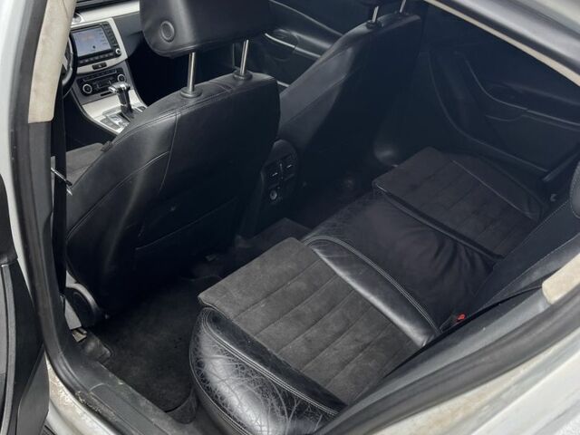 Серый Фольксваген Пассат, объемом двигателя 2 л и пробегом 300 тыс. км за 3400 $, фото 5 на Automoto.ua